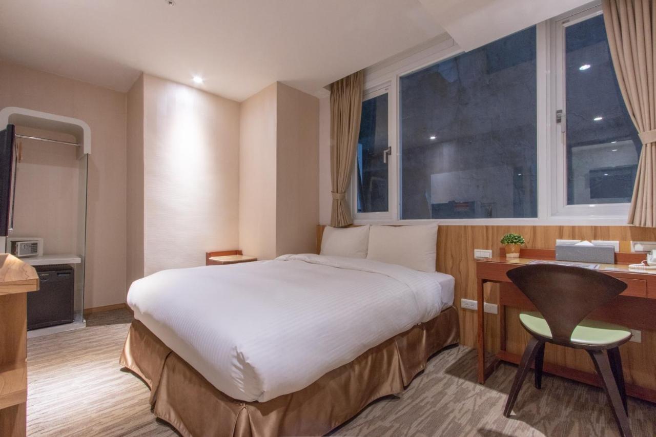 Muzik Hotel - Ximending Xining Branch Тайпей Екстериор снимка