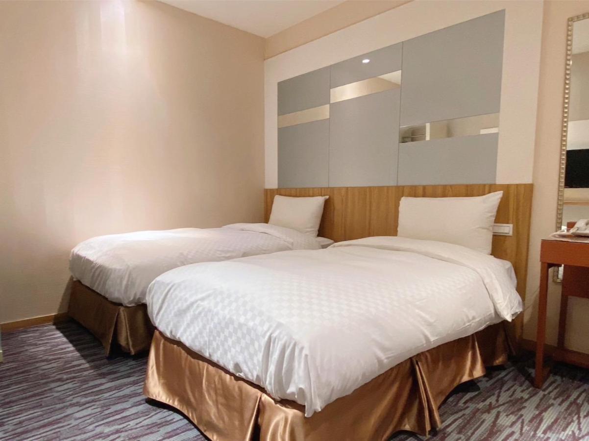 Muzik Hotel - Ximending Xining Branch Тайпей Екстериор снимка