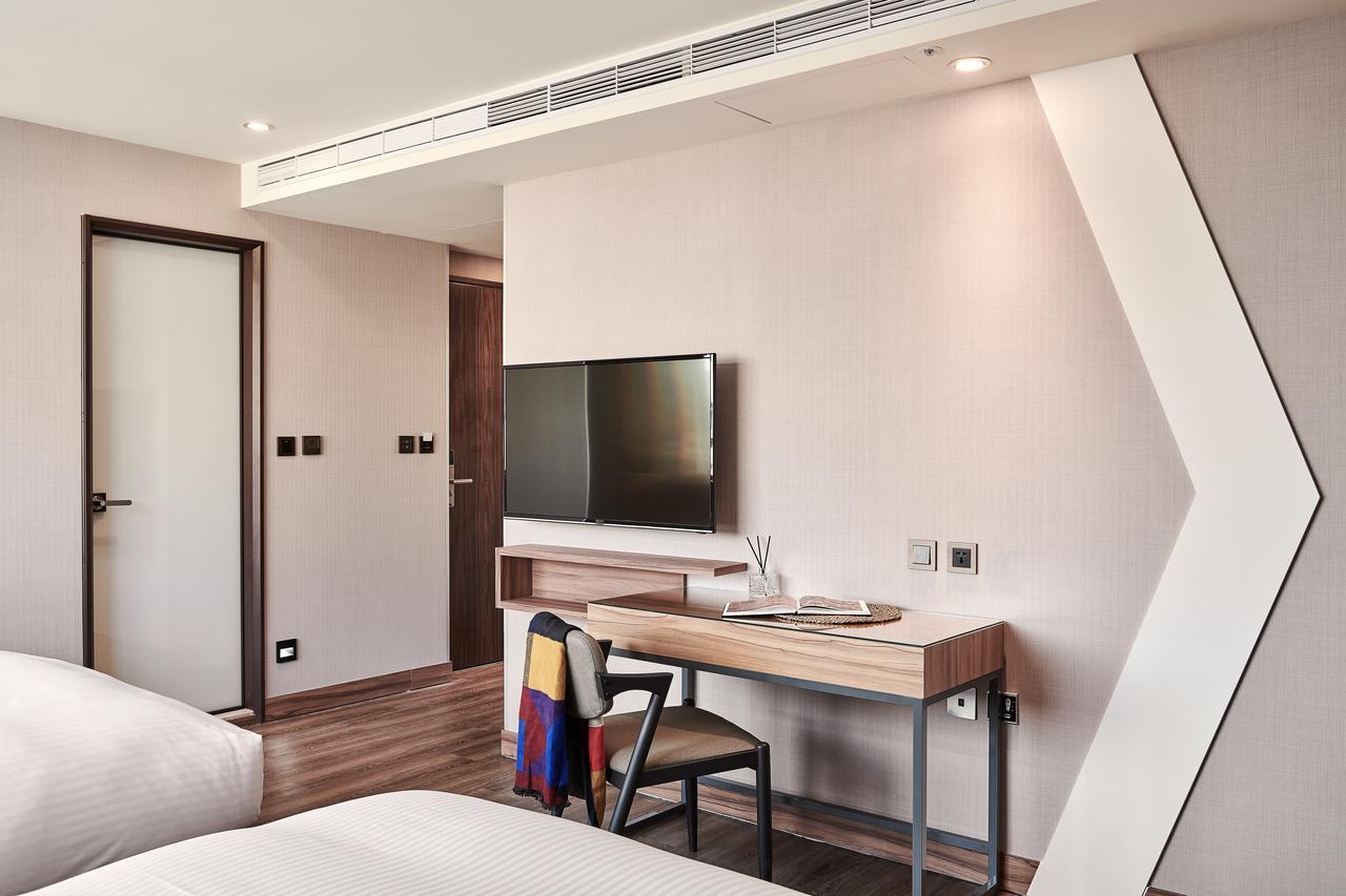 Muzik Hotel - Ximending Xining Branch Тайпей Екстериор снимка
