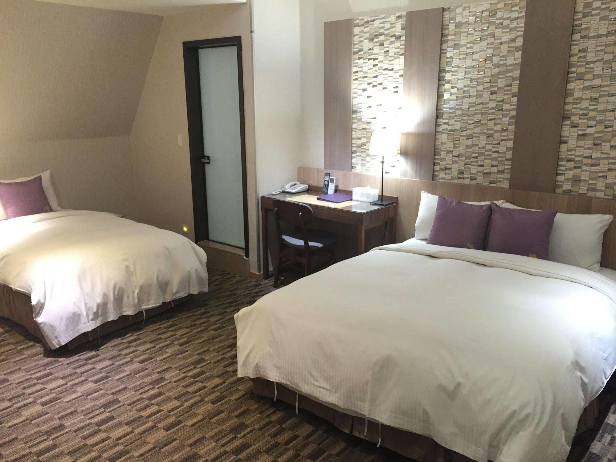 Muzik Hotel - Ximending Xining Branch Тайпей Екстериор снимка