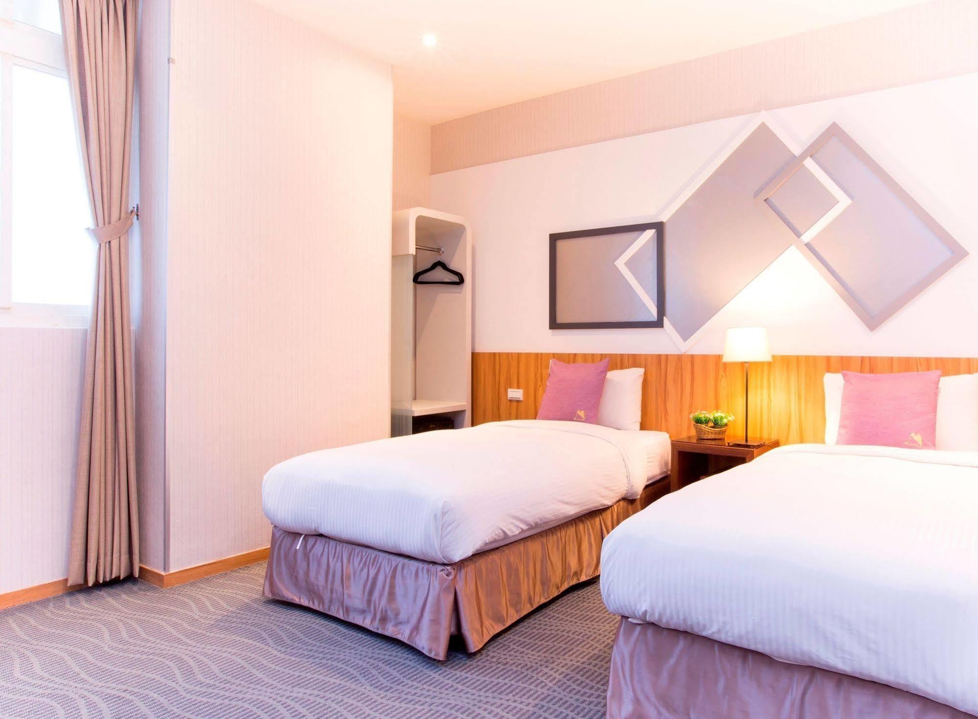 Muzik Hotel - Ximending Xining Branch Тайпей Екстериор снимка